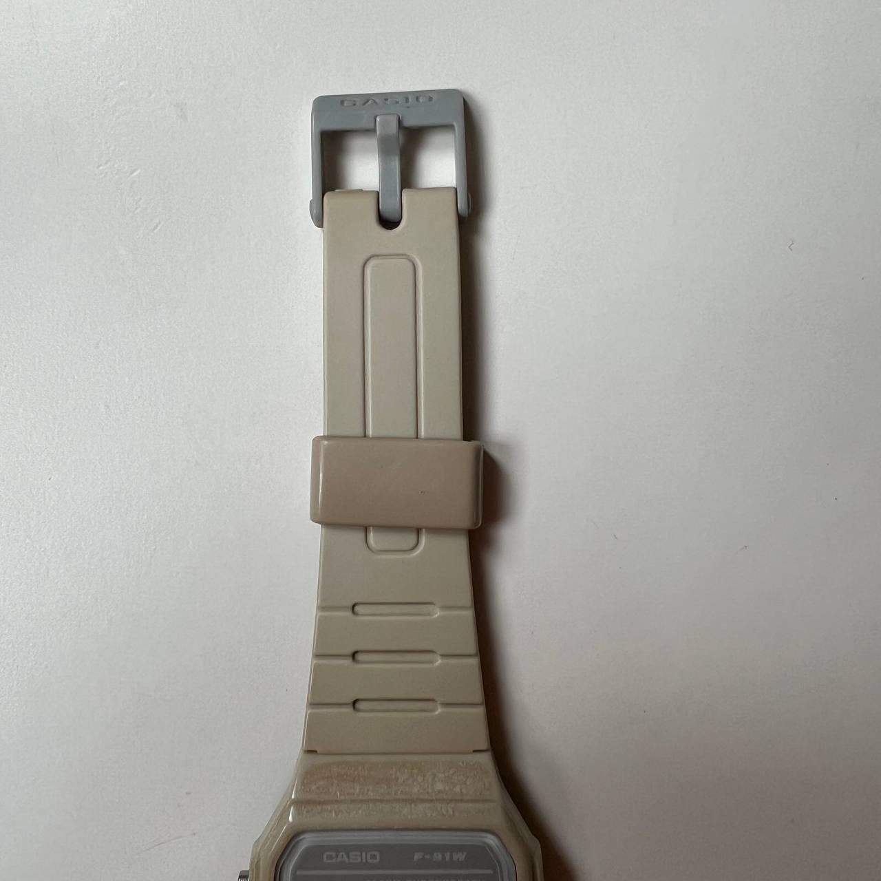 Casio f-91w 593 fully working digital rare beige / cream discontinue 025