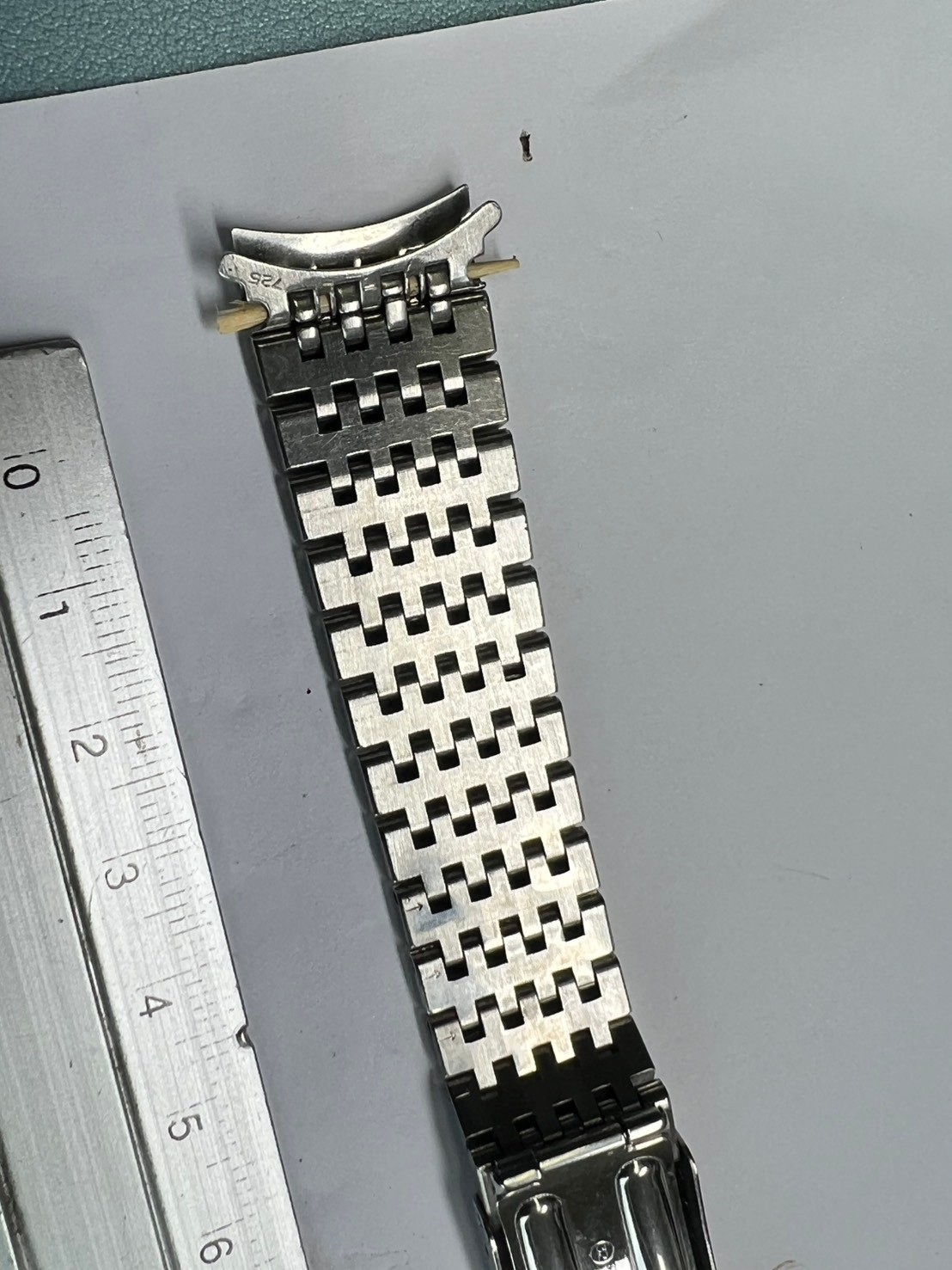 60 . omega 1193 endlink 18 mm 725 stainless steel bracelet 16 cm