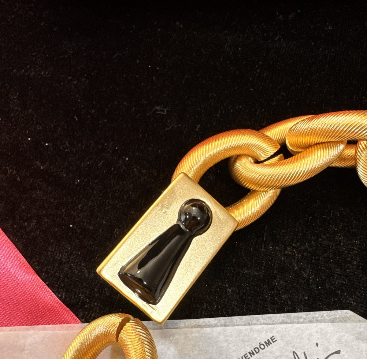 Schiaparelli INSPIRED Simple Keyhole Geometric Coarse Necklace Series NEW