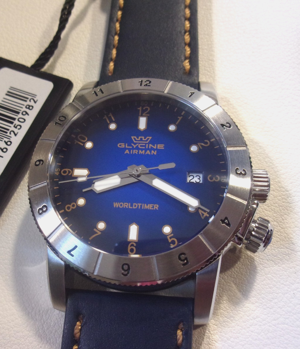 Glycine Airman World Timer GL1022, Quartz. Dual time. Blue. 41mm. New in box.