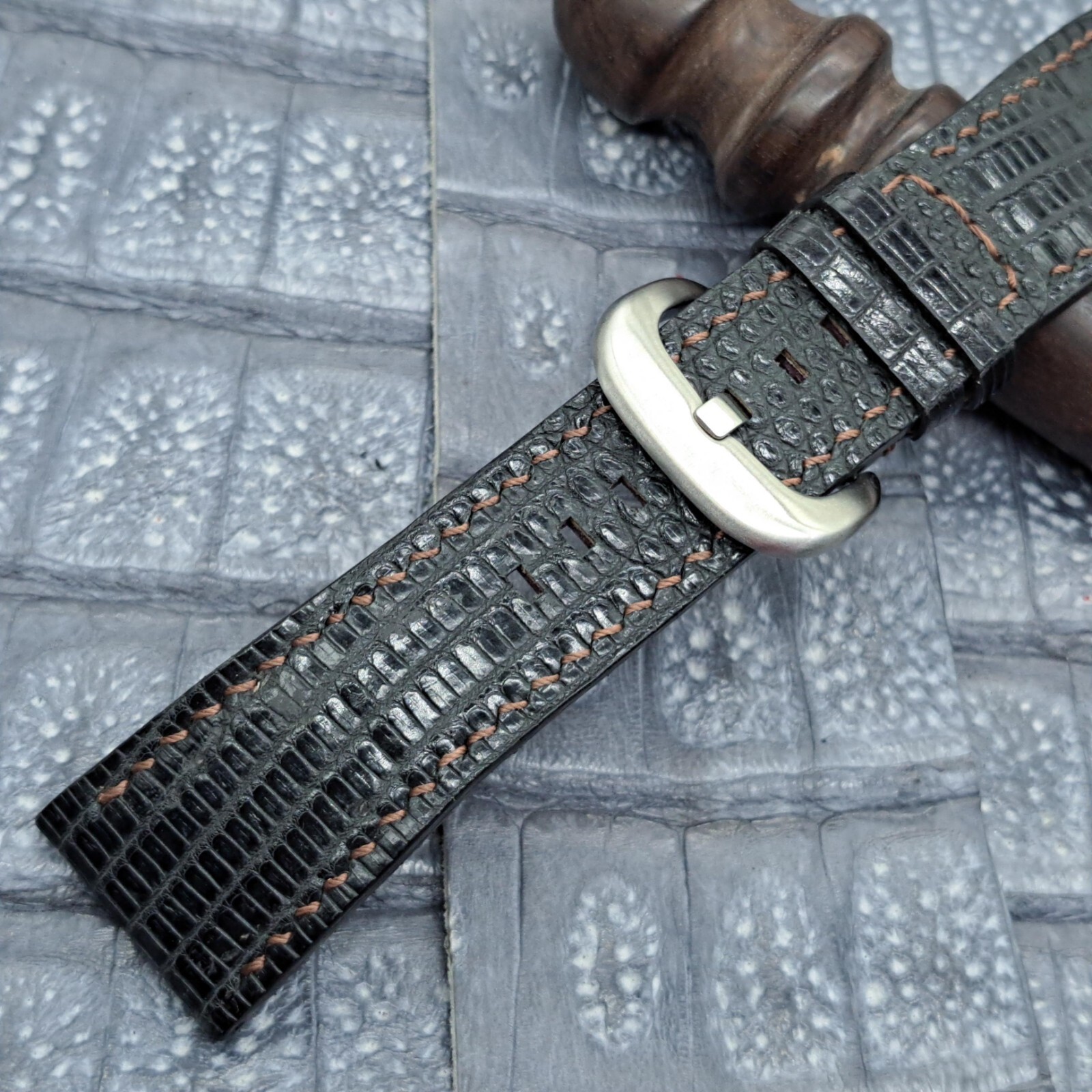 28mm/24mm Lizard Leather Watch Band Bespoke Exotic Leather Minimalist Design