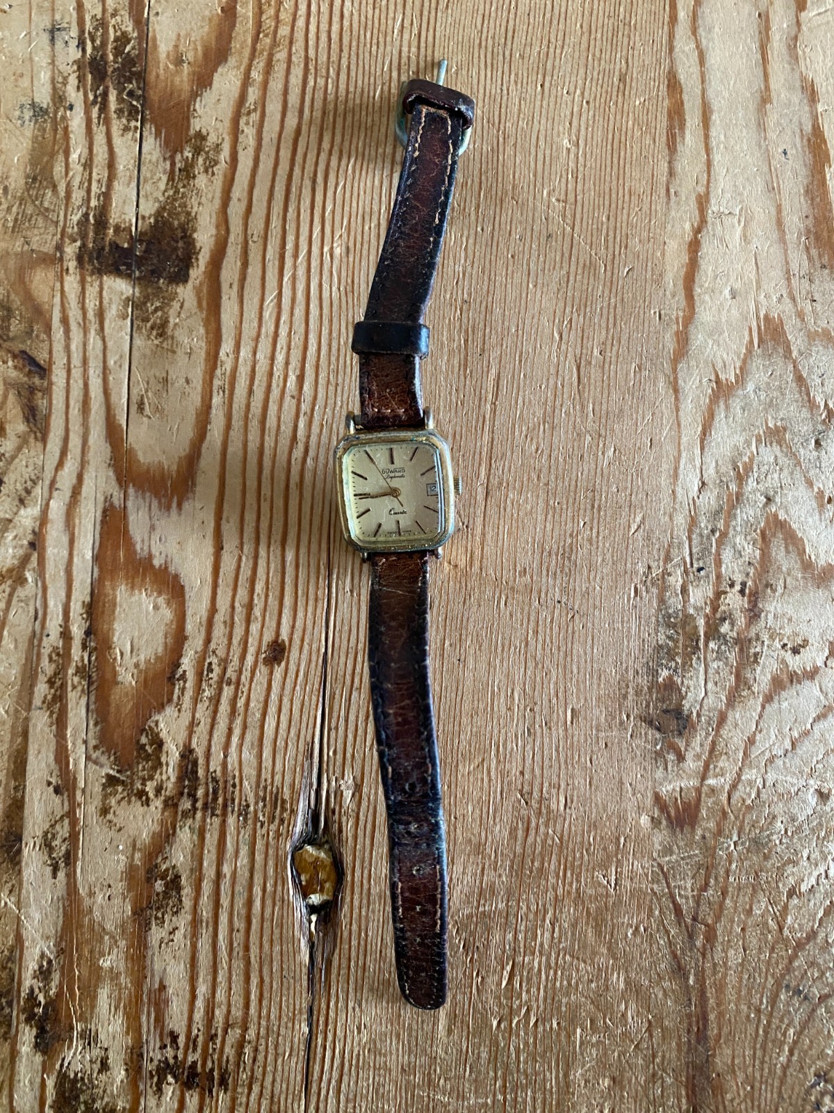 Vintage – Duward Watch – 21 X 23 Mm – Not Working