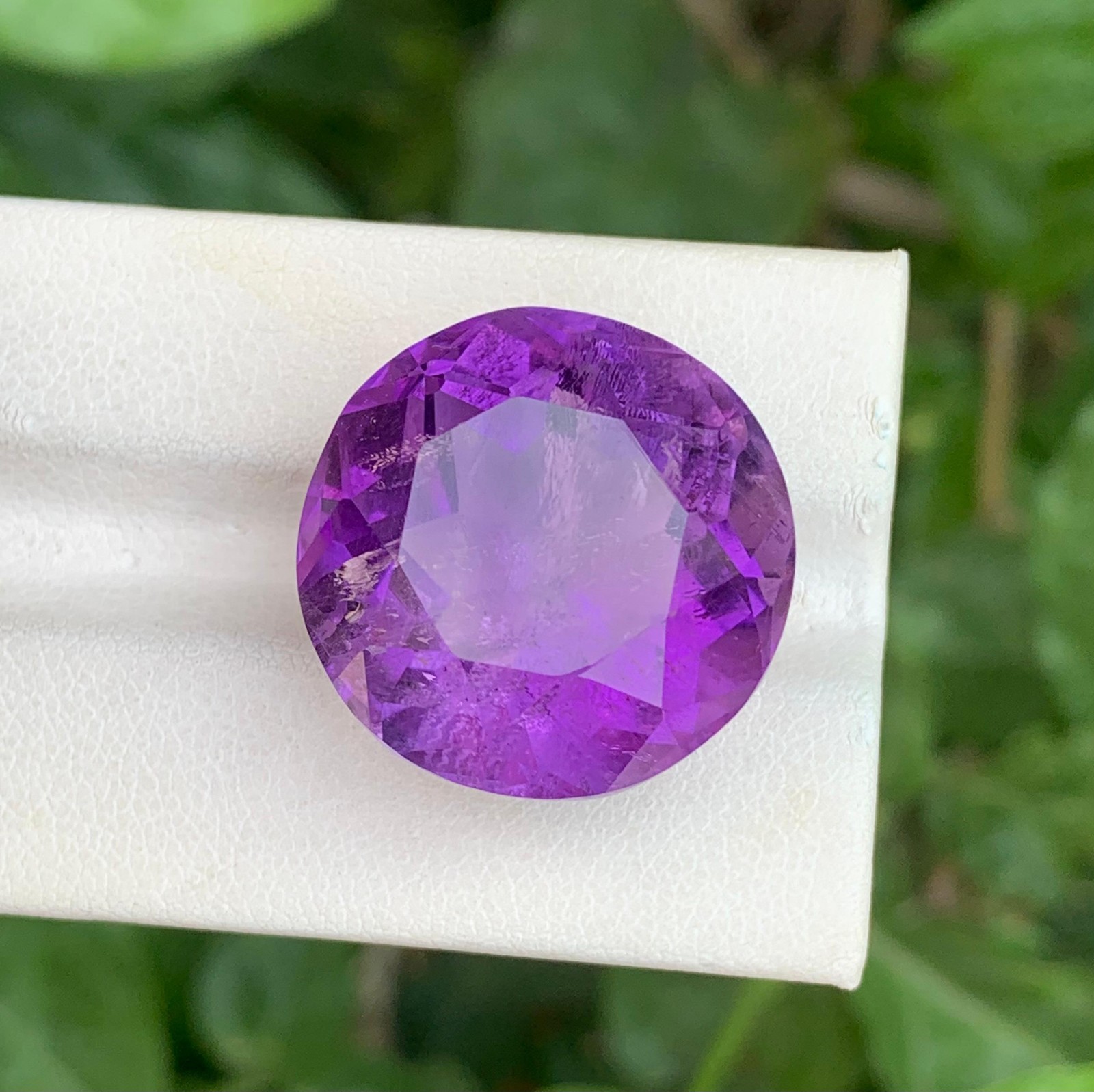 38Carat Beautiful natural amethyst loose gemstone From Brazil.(20x20x14mm)
