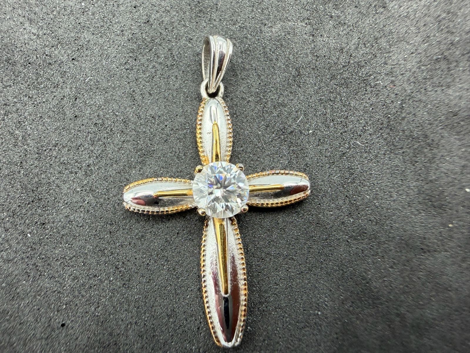 2.82g Vintage Sterling Silver 925 Cross Pendant Round Clear Center Accent M