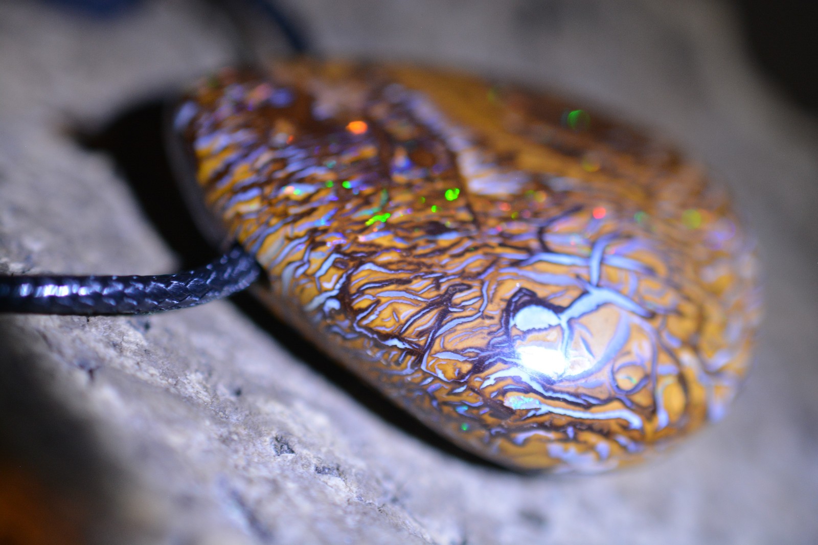 81ct 35x25x11 Nice Multicolor Koroit Nut Boulder Matrix Opal Australia gem