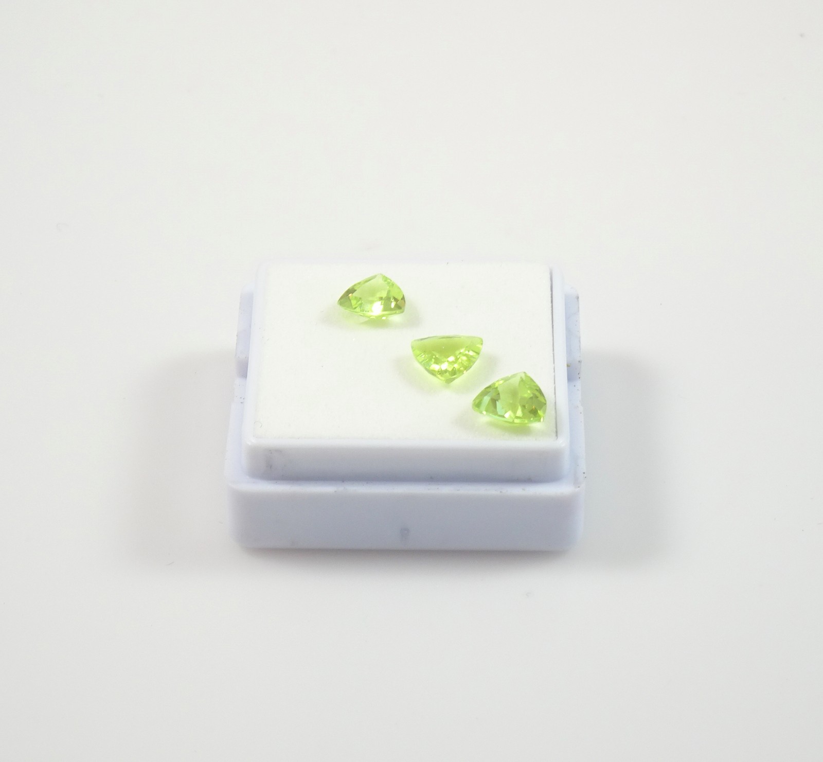 Set of 3 Green Chrysoberyl 2.0TCW – Trillion – 6x6mm – Loose Gemstones