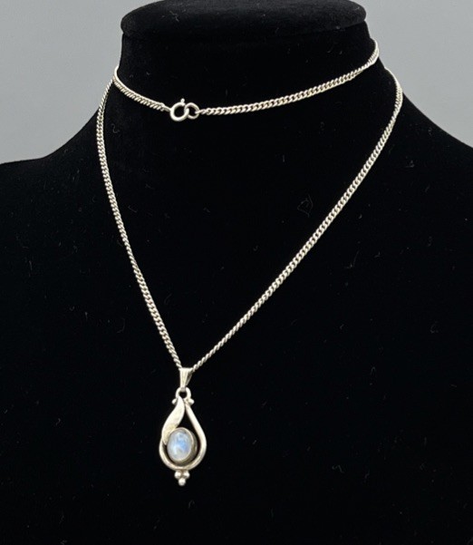 Vintage Sterling Silver Moonstone Pendant Necklace Chain Marked 925 51cm long