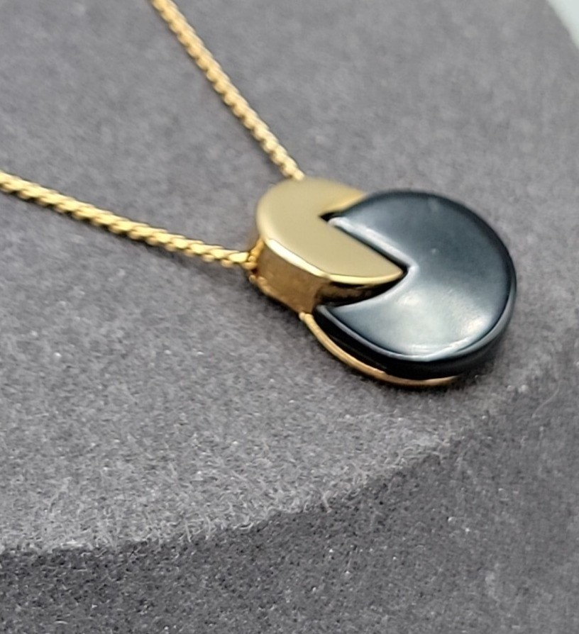Vintage Crown Trifari Pacman Pendant Necklace Gold-tone & Black Acrylic 18″ Rare