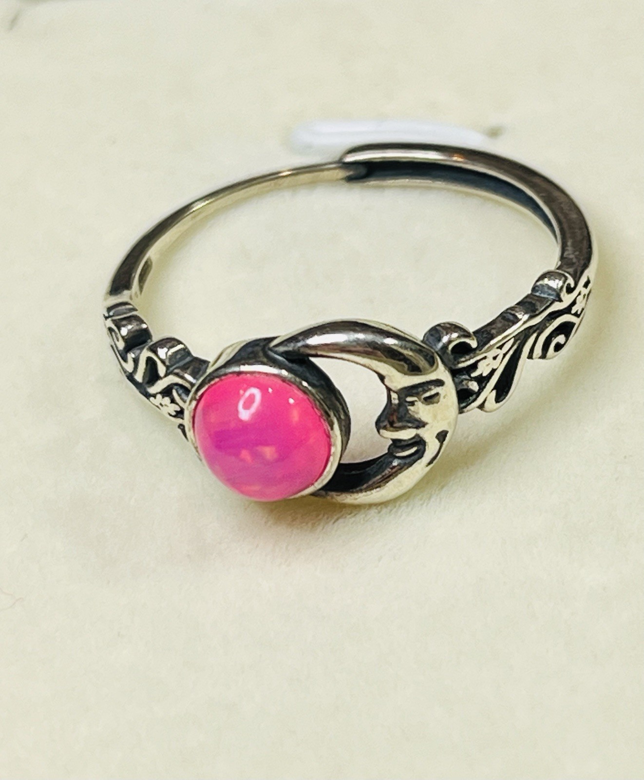 Vintage 925 Sterling Silver Natural Pink Rainbow Opal Man In Crescent Moon Ring
