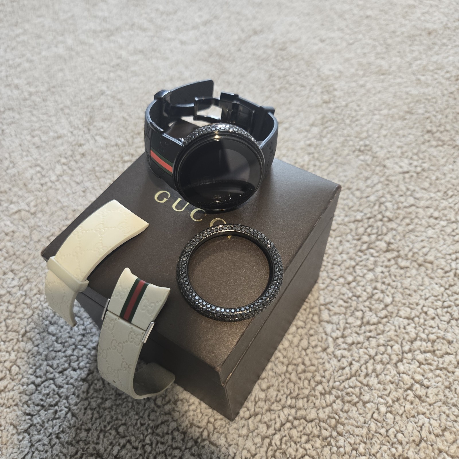 Men’s YA114207 digital Gucci real black Diamond Multiple Time Zone watch