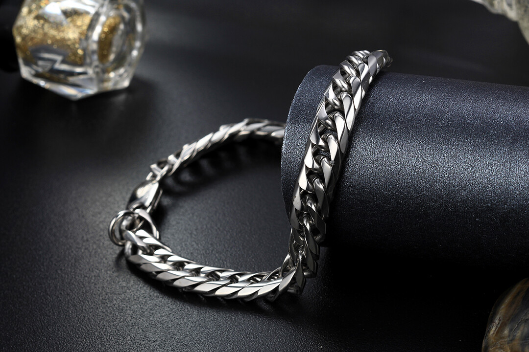 Polished Silver Stainless Steel Flat Curb Link Chain Men’s Bracelet 8.5 Inch