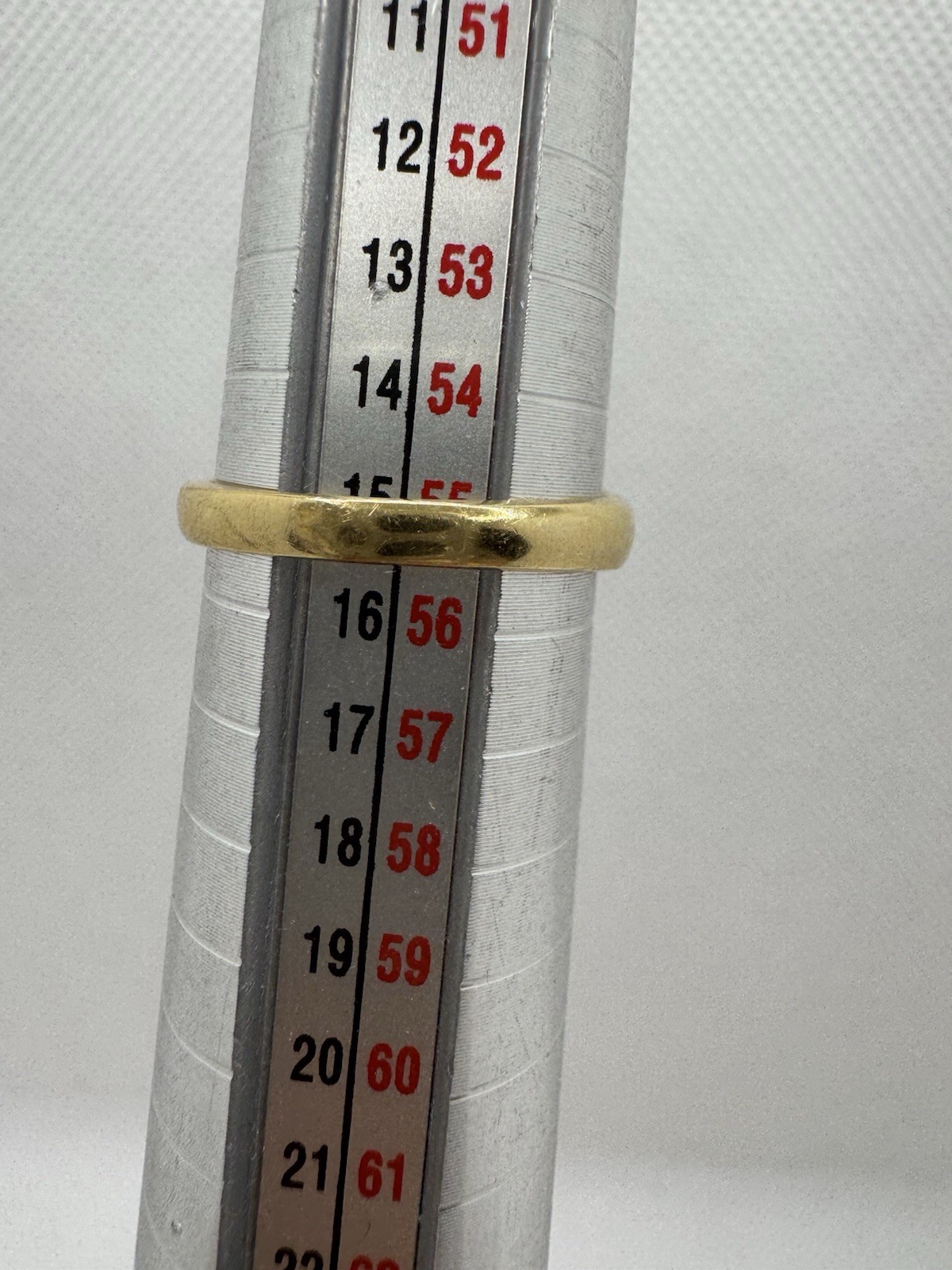 Contemporary 14k Yellow Gold Gypsy Ring Size ~7.25 Natural Diamond