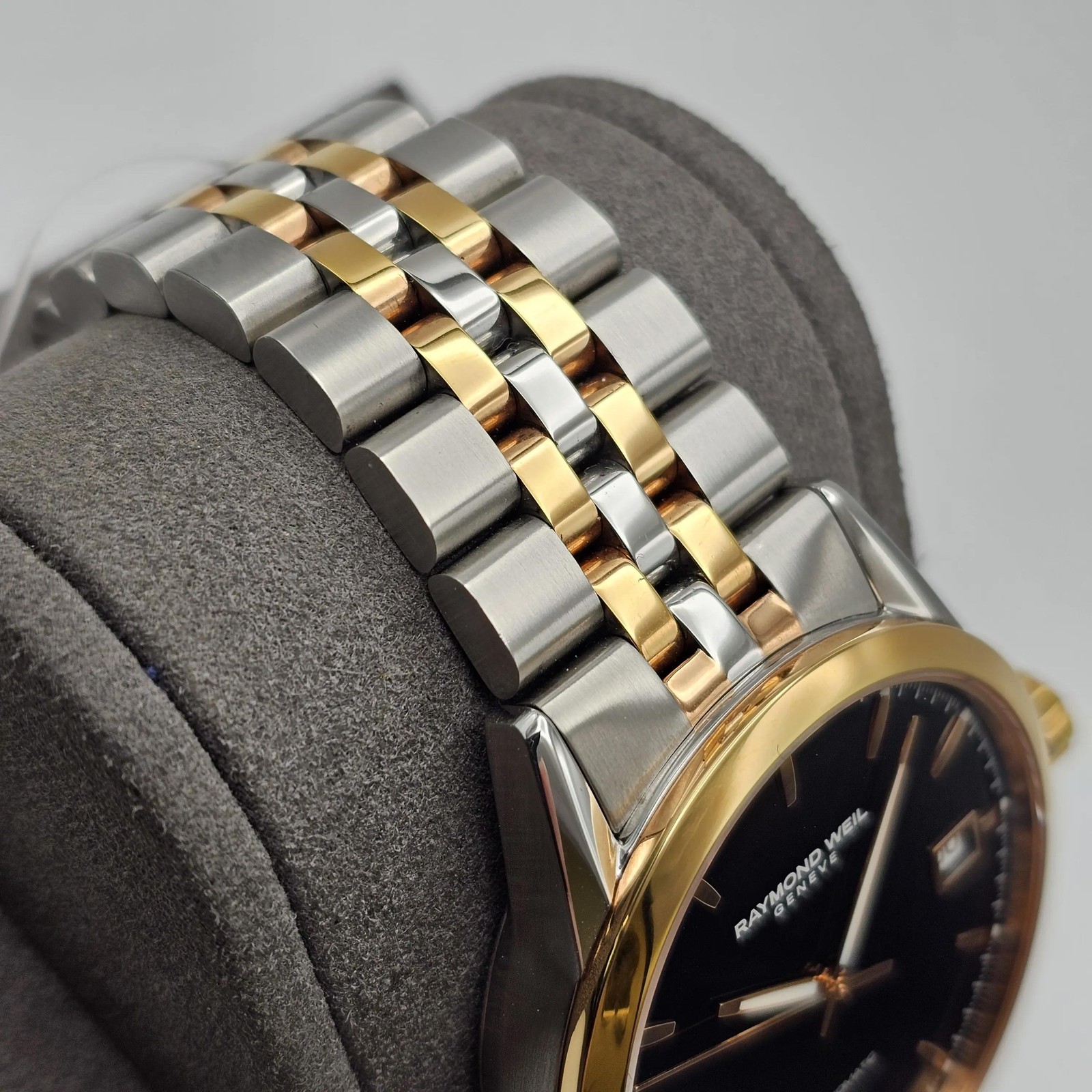 Raymond Weil Freelancer Steel Black Dial Automatic Mens Watch 2740-SP5-20011