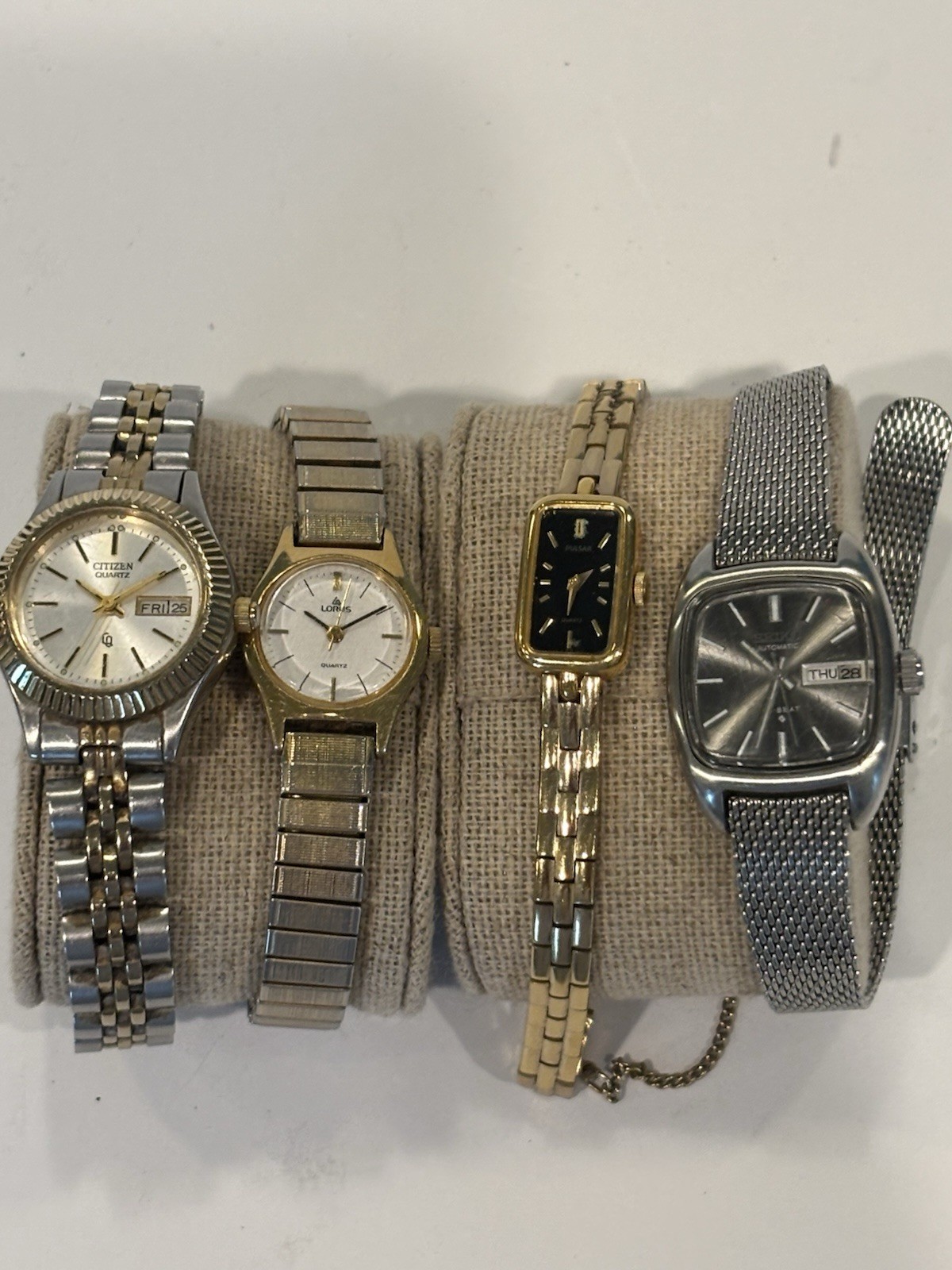 Lot Of 4 LADIES WATCHES- SEIKO PULSAR LORUS CITIZEN- Need Batteries