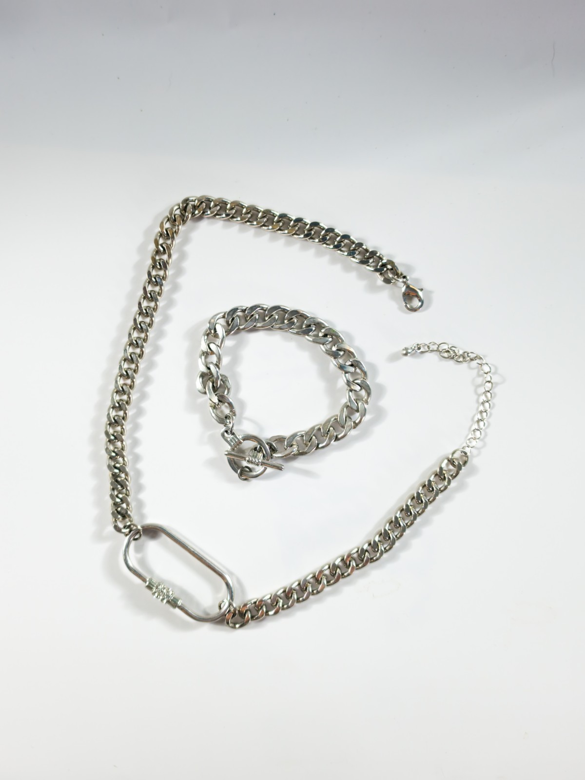 Chunky Silver Tone Curb Chain Necklace Carabiner Lock & Toggle Bracelet Set