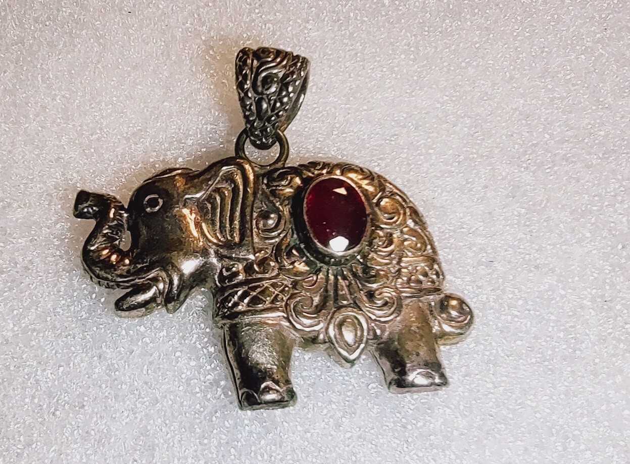 Large 925 Sterling Silver Elephant Pendant With red Stone 12.43 Grams ((296))