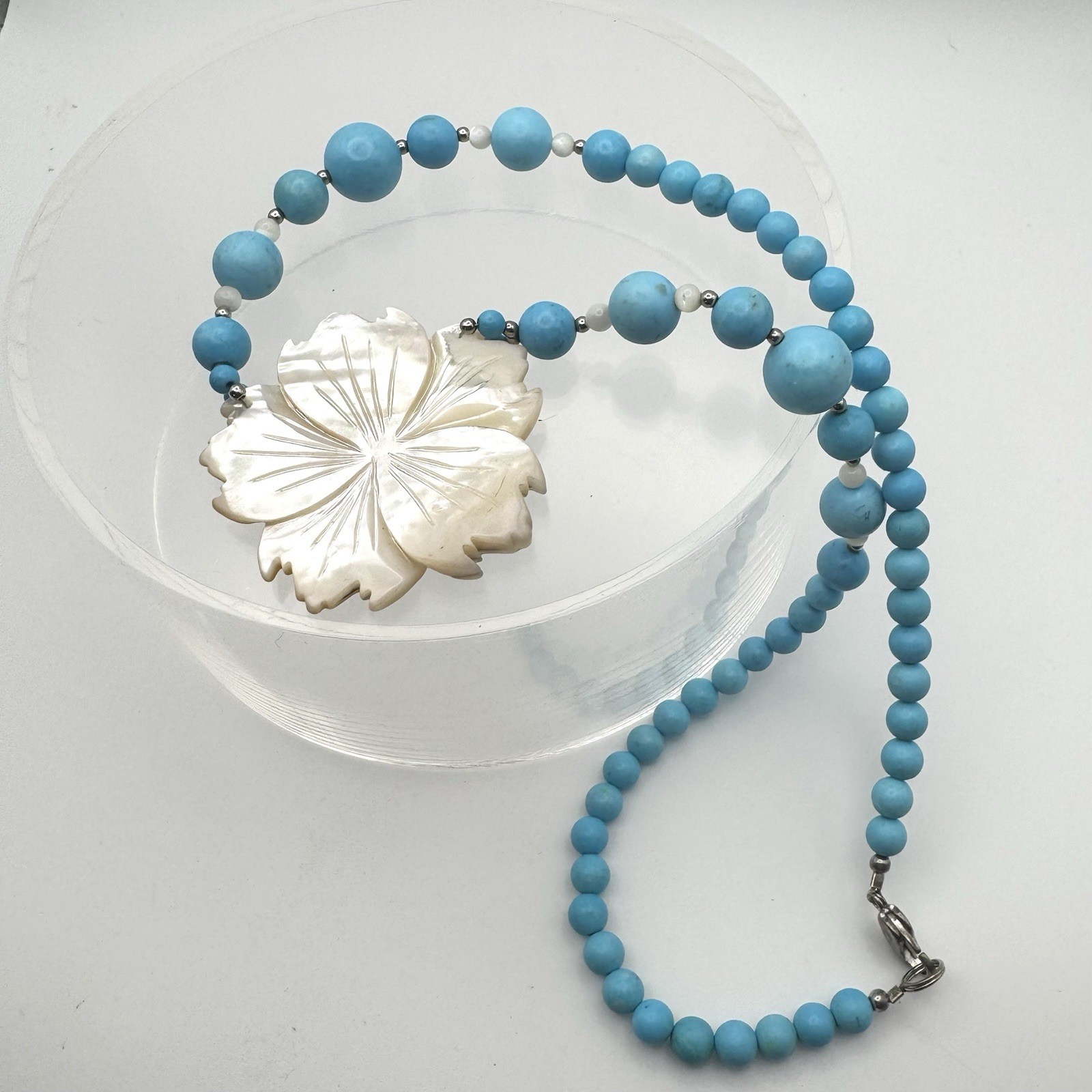 Mother Of Pearl Flower Pendant Blue White Silvertone Beads Necklace Handmade
