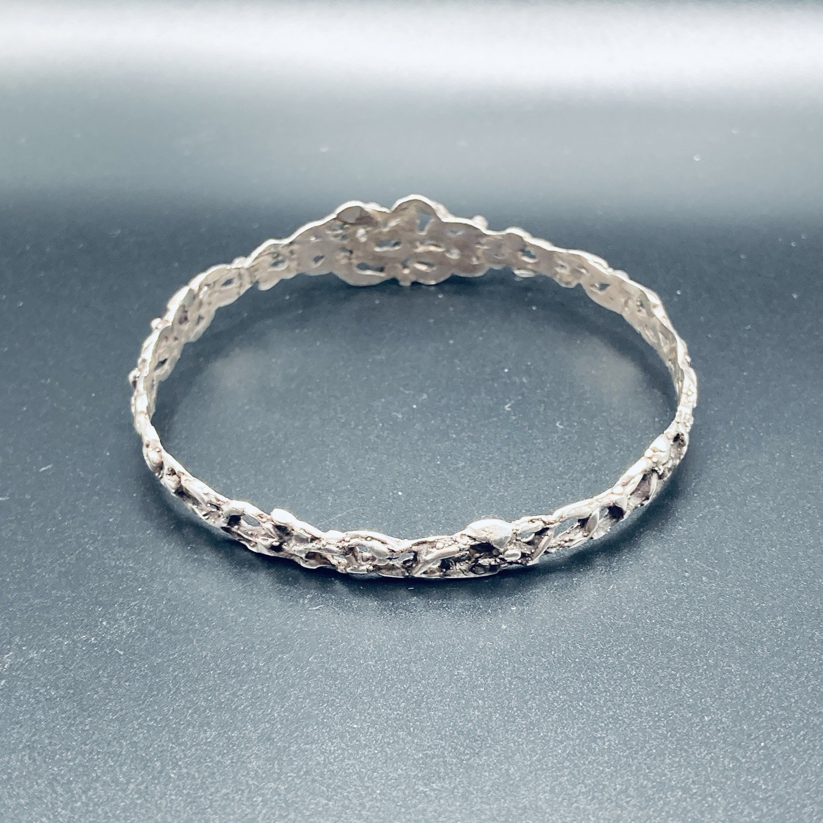 Vintage 925 Sterling Silver Modernist Bangle Bracelet 17g Freeform 2.75”