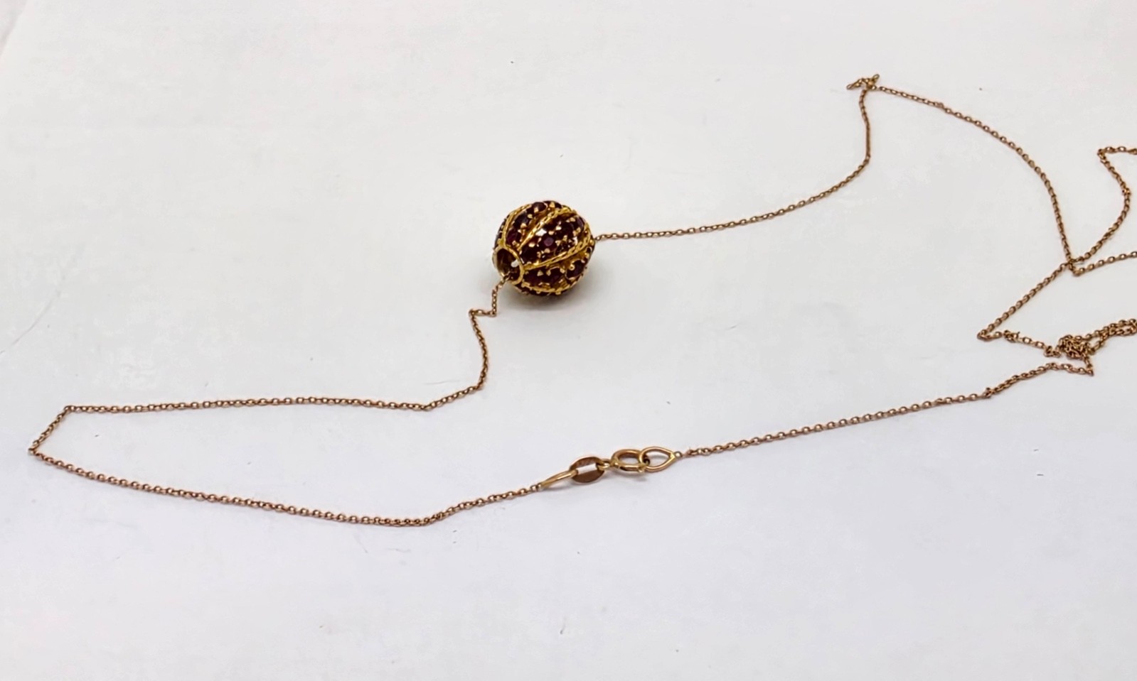 EFFY 14K GOLD 21.5″ NECKLACE W/VINTAGE 18K MULTI RUBY SPINNING BALL PENDANT