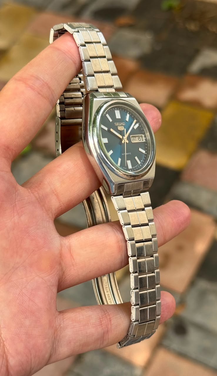 Lot Of 2 Vintage Seiko 5 SNXS 7009 Automatic Men’s Wrist Watch Day Date Japan