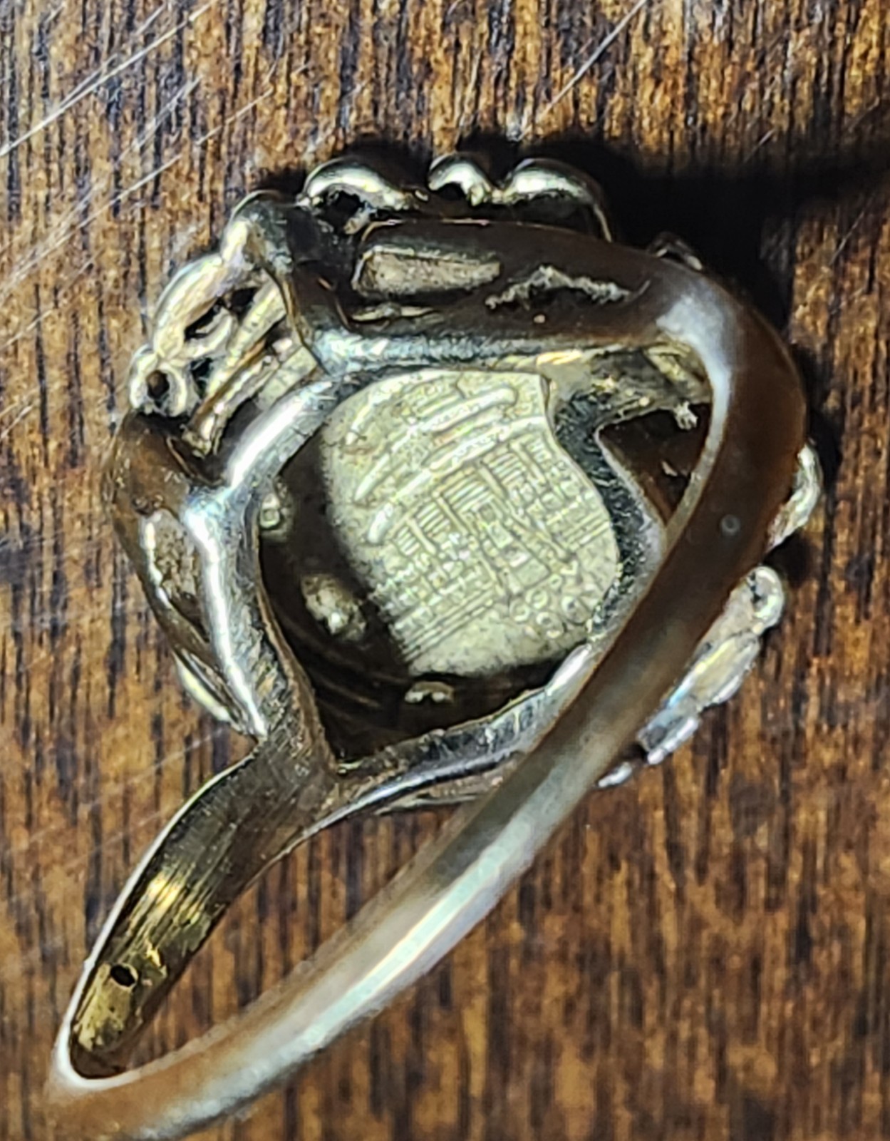 10kt Yellow Gold Vintage 1983 Chinese Panda Coin Ring 3 grams Size 6.5