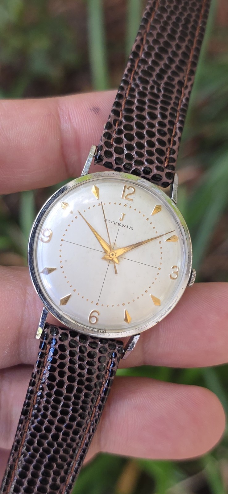 Vintage 1960’s Juvenia Cal. 612 Crosshair Dial Men’s 33mm Manual Wind Watch