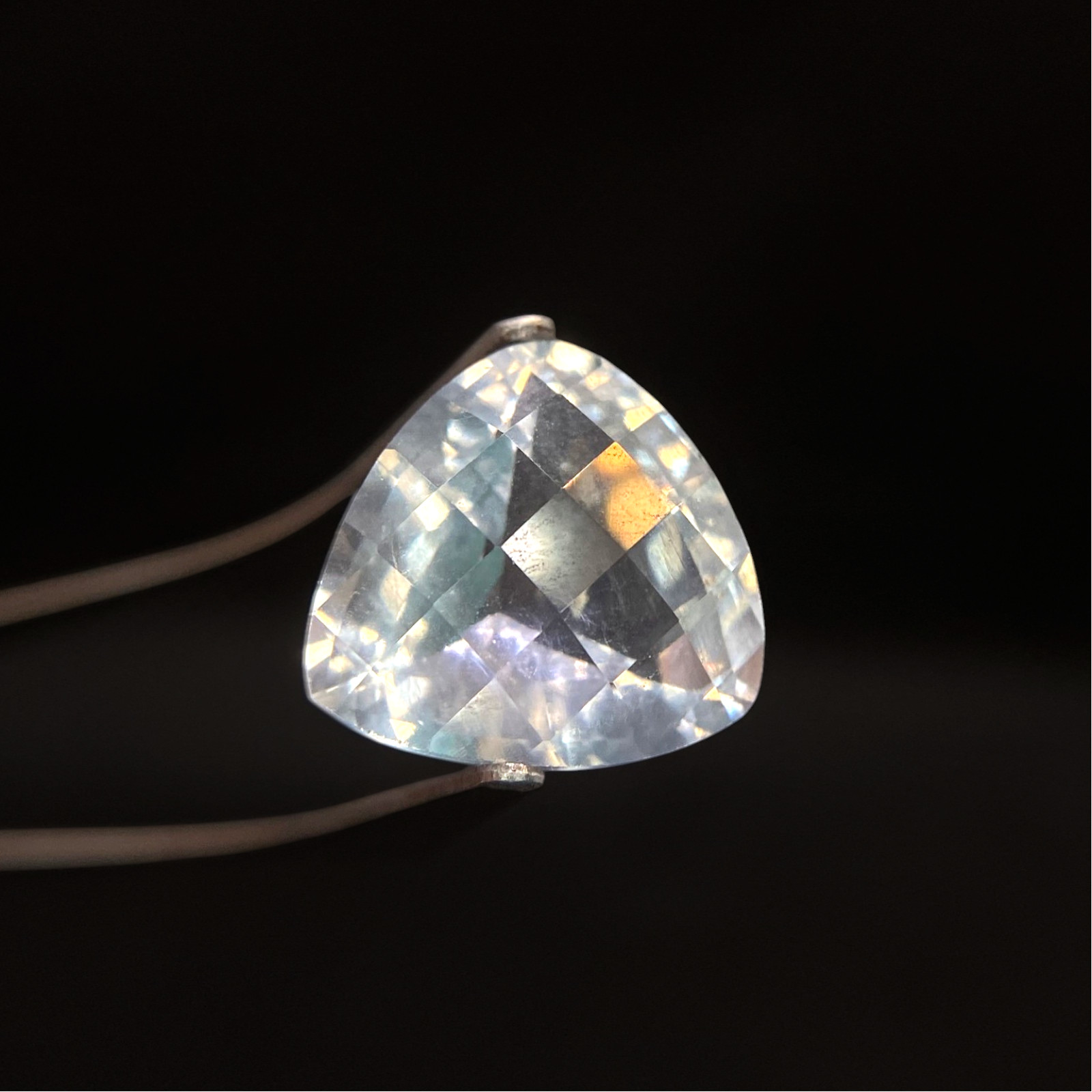 6.30 ct IOLITE – SRI LANKA – Rare Untreated Faceted COLORLESS CORDIERITE