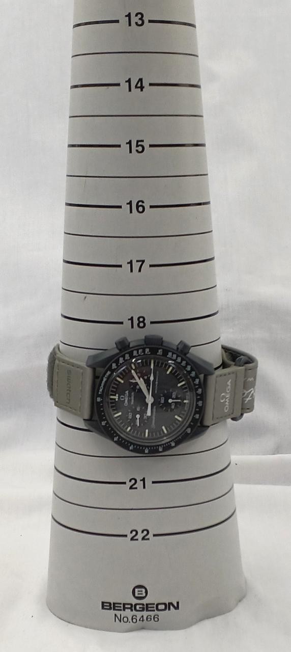 Omega x Swatch MoonSwatch SO33A100 Bioceramic Quartz Japan