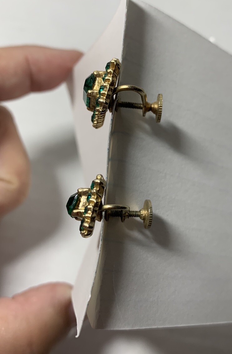 Vintage Emerald Cut Green Lab Created Screw Back Earrings 30 Stones Gold Tone