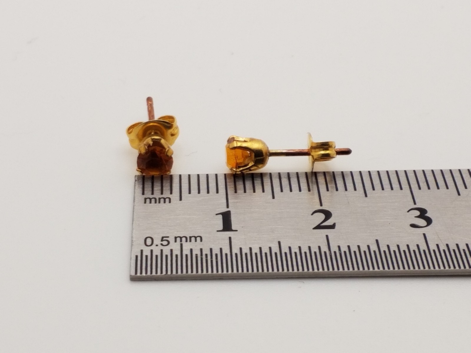 Vintage Gold Tone Stud/ Post Style Earrings Faux Topaz? Amber Glass Jewel 4mm