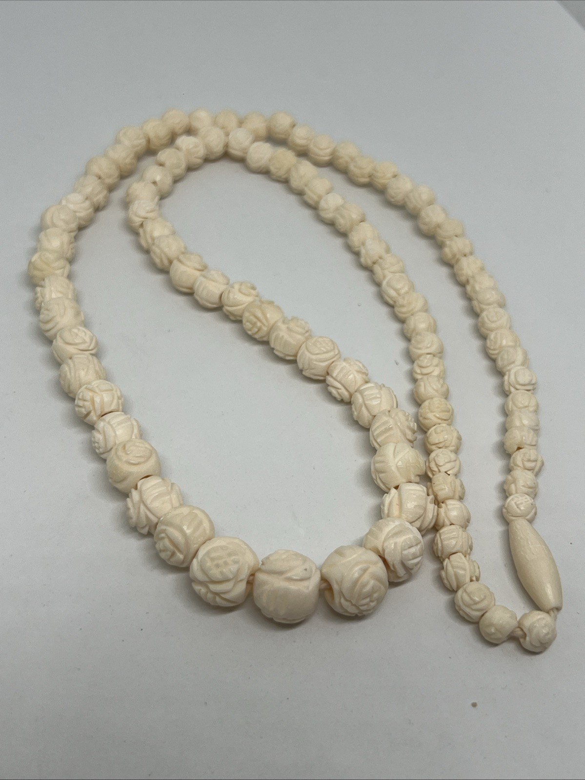 Vintage Cream Bovine Bone Carved Flower Bead 26” Necklace Graduated Screw Clasp