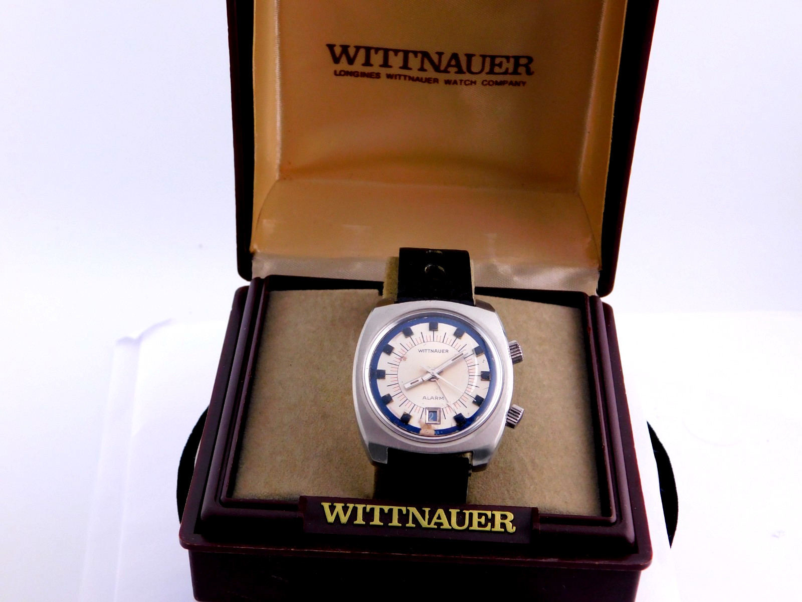 VINTAGE WITTNAUER WRIST ALARM 17J SWISS MENS WRISTWATCH SERVICED W/BOX C.1970
