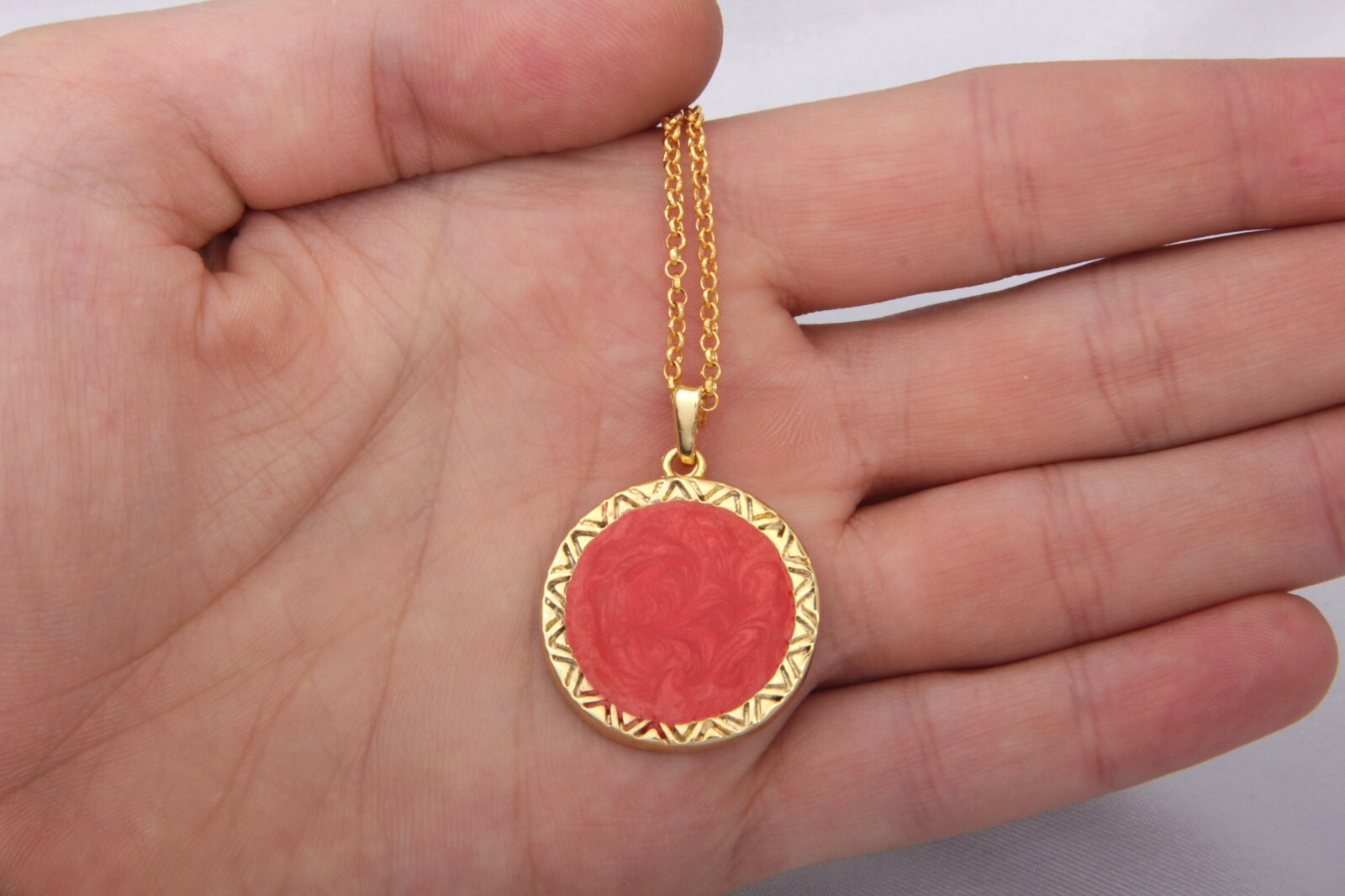 17inc 24k Shiny Gold Plated Enamel Necklace Medallion, Pink Enamel Color