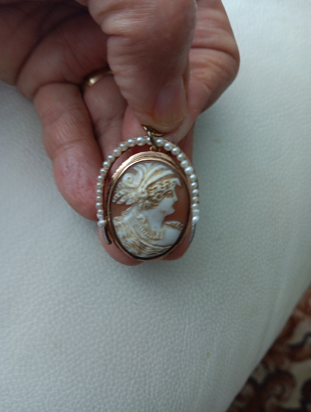 Vintage Pin Brooch Shelf Carved Cameo Italy Culture Pearls Very Old 14.kt