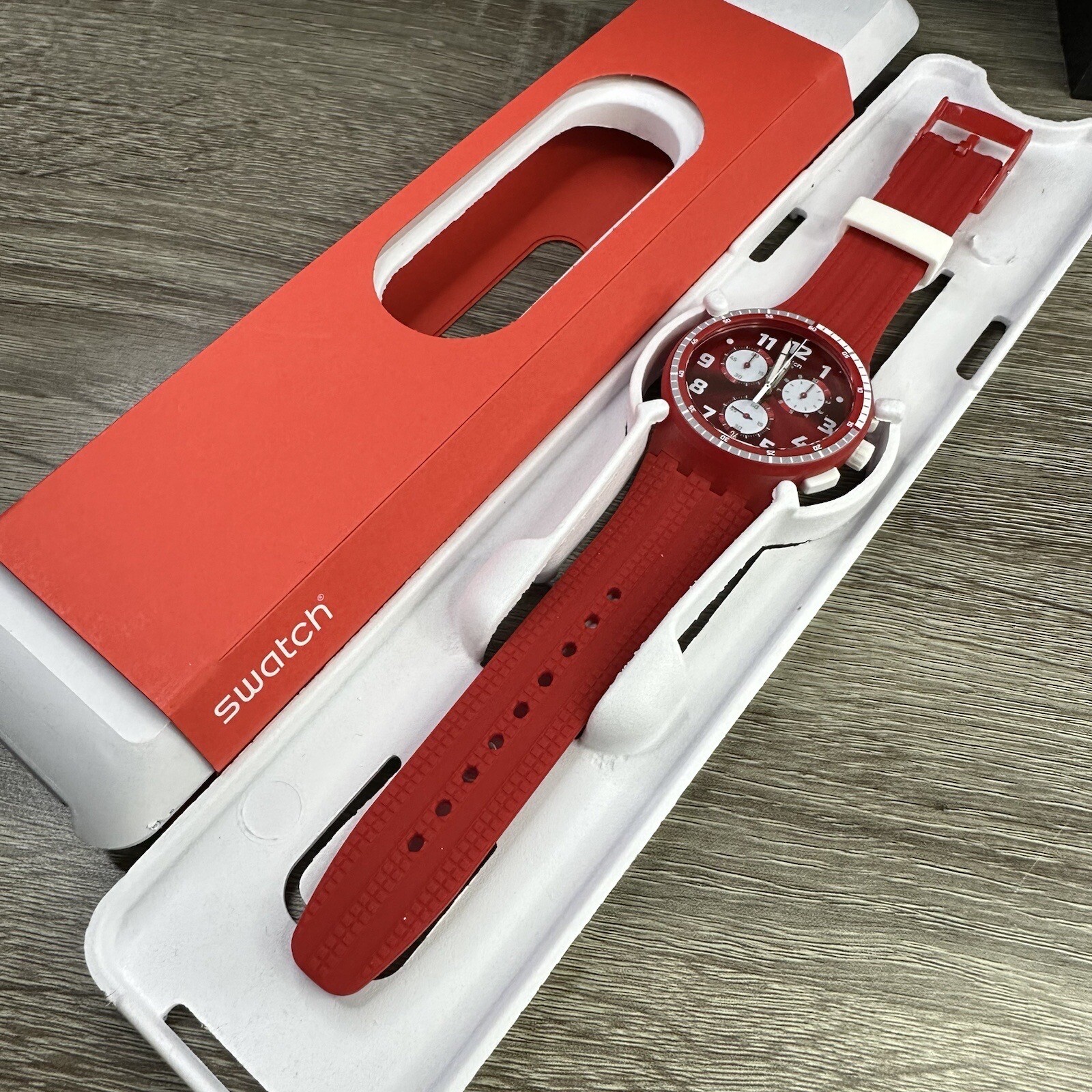NEW✅ Swatch SPREMUTA Men Red And White Silicone Chronograph Watch 42mm SUSR403