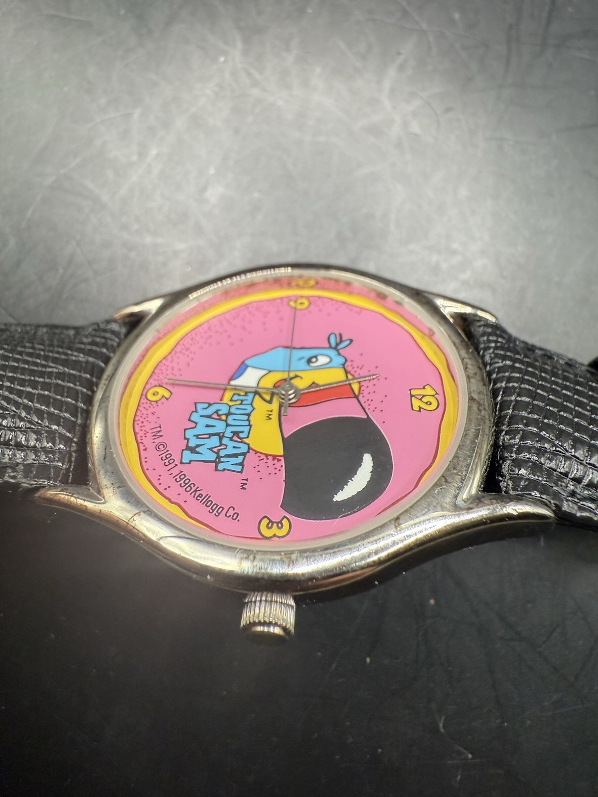 Vintage Kellogg’s Toucan Sam Fruit Loops Cereal Men’s Watch New Old Stock 33mm