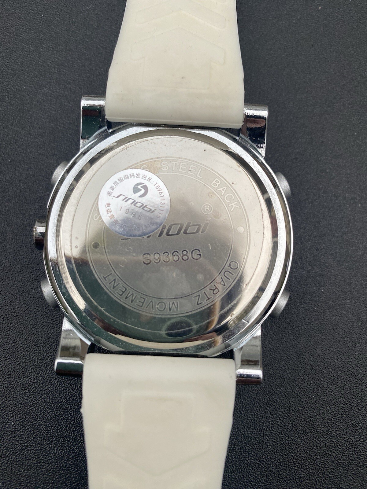 Sinobi digital watch In White – Working