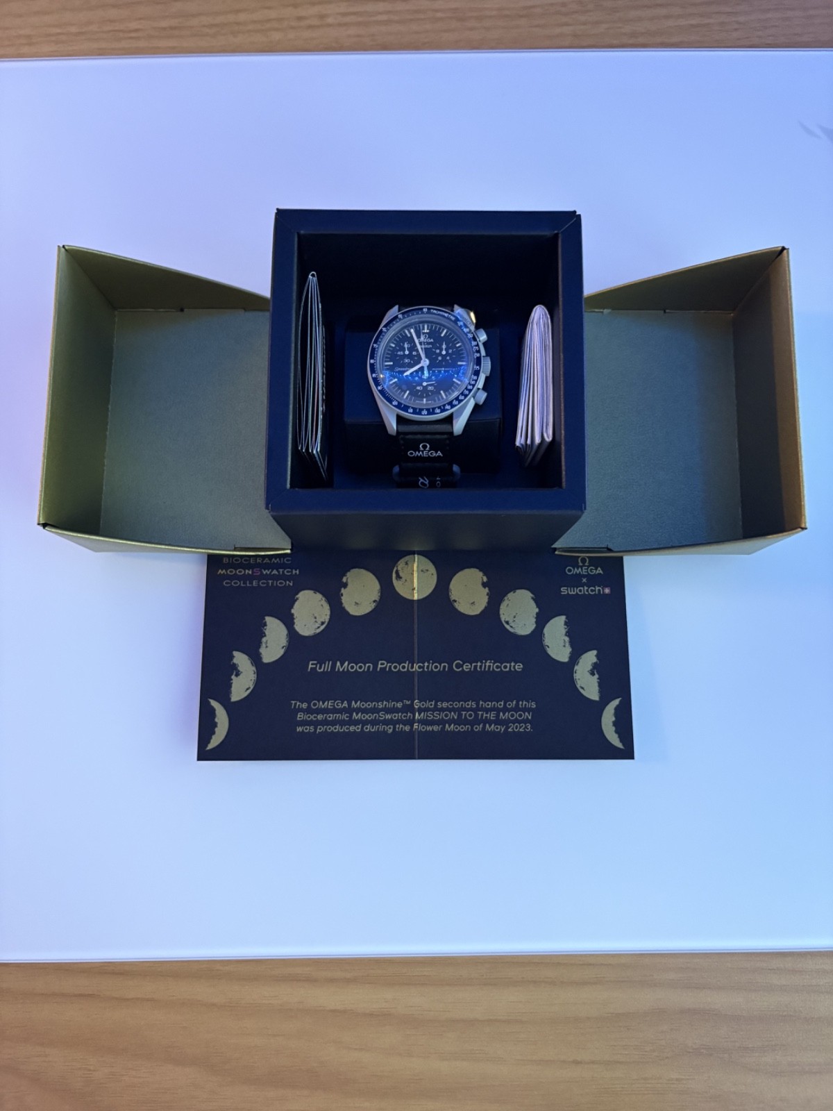 Swatch X Omega – Mission to the Moon – Moonshine Gold – SO33M102-112 – Snowflake
