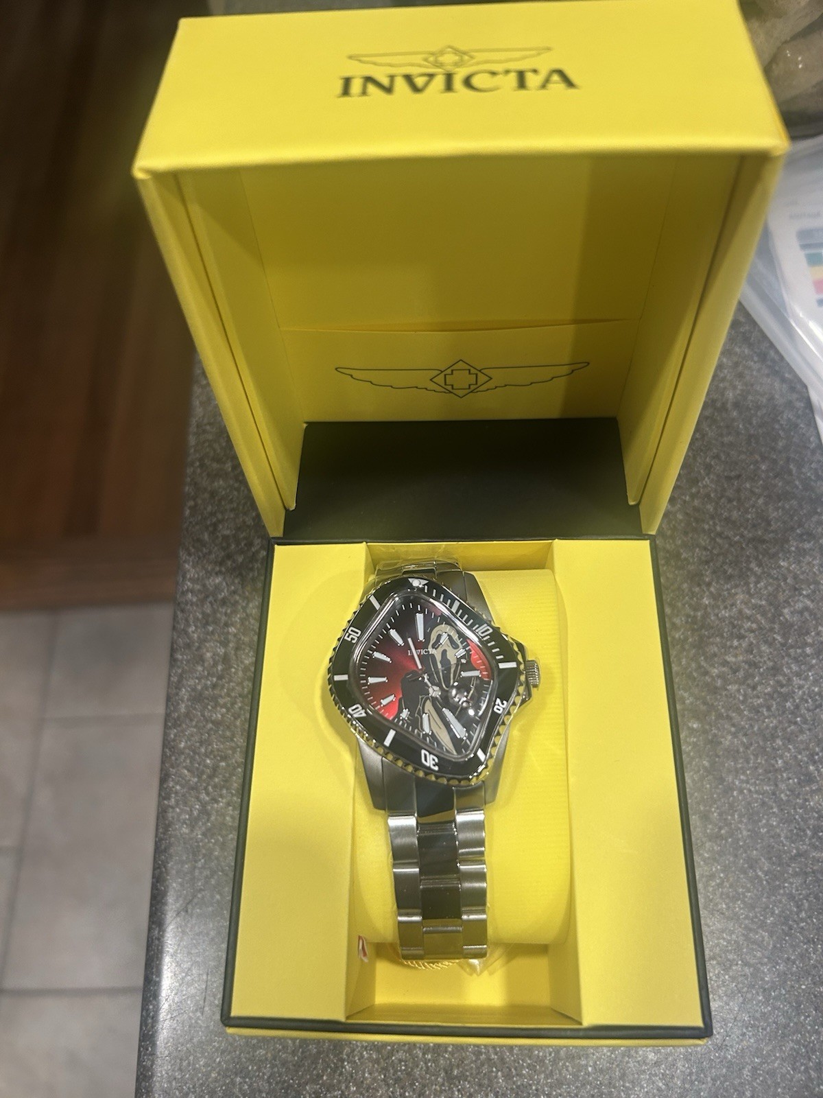 Invicta Artist Surreal Men’s Scream Silver Tone SS Watch 40mm New