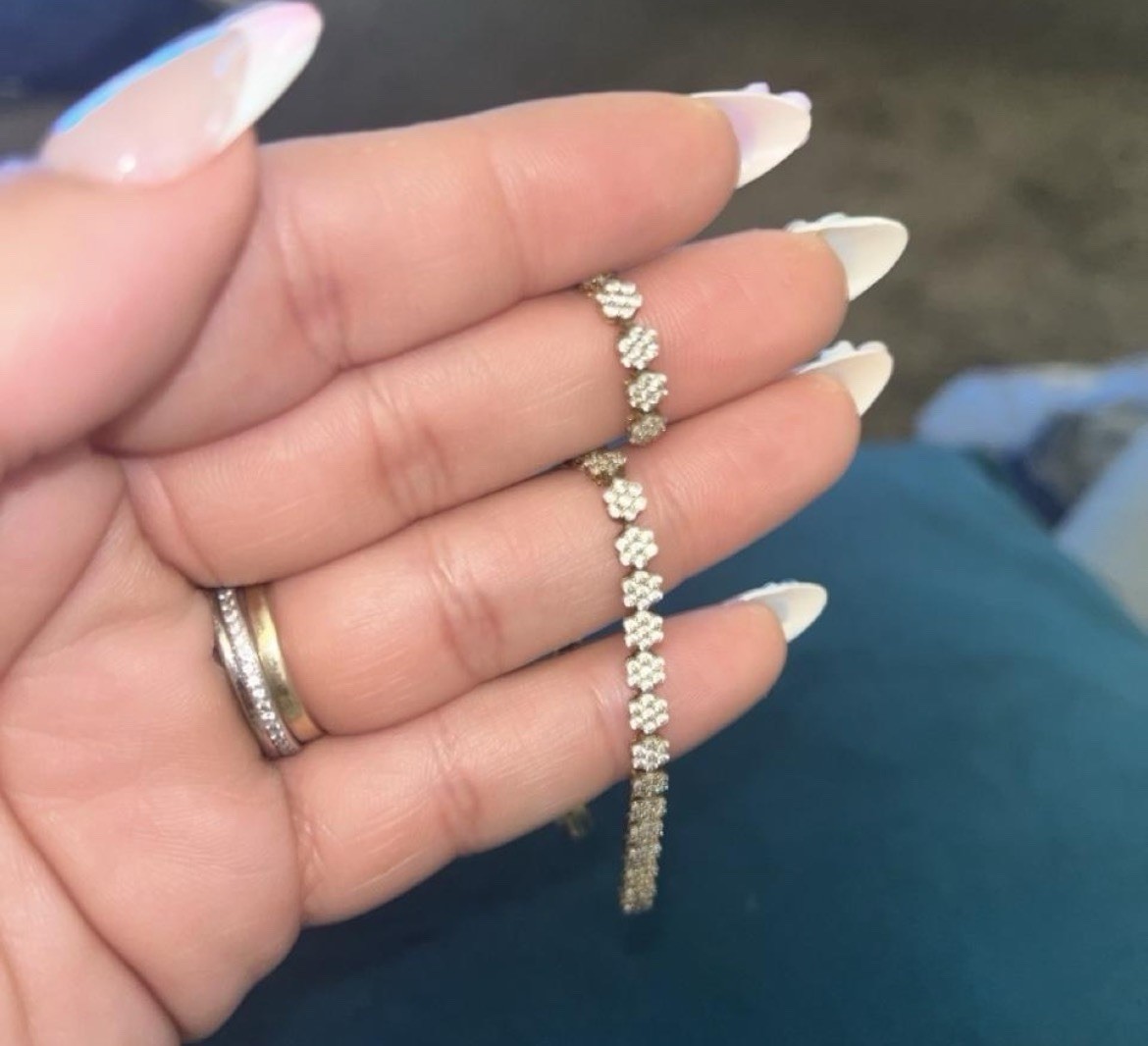 Stunning 14K Yellow Gold Flower Cluster Diamond Tennis Bracelet -7L