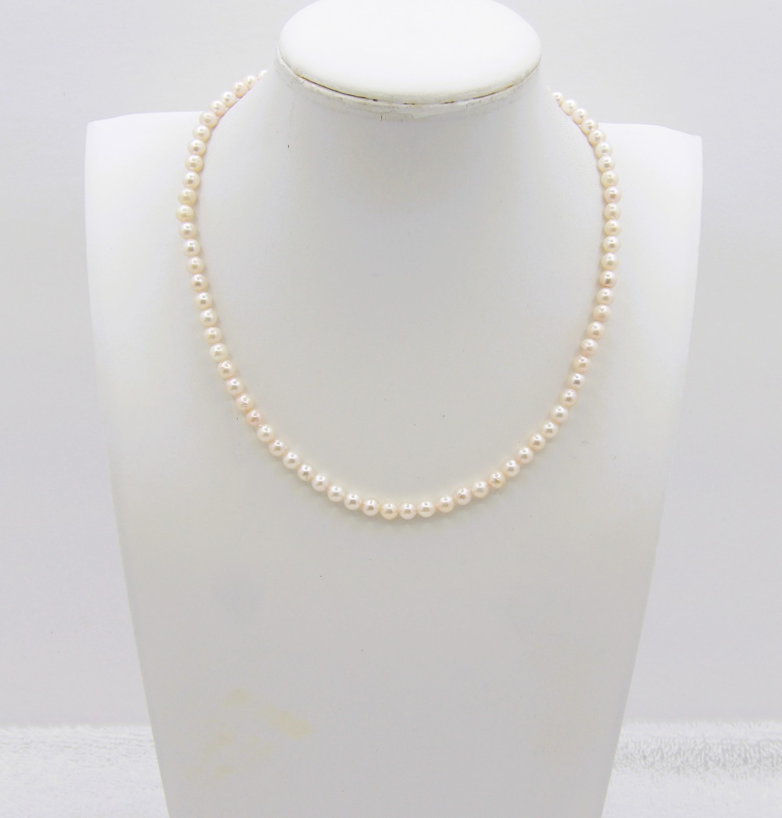 15″ inches White Akoya Near Round Genuine Pearl Necklace Woman Jewelry NK826