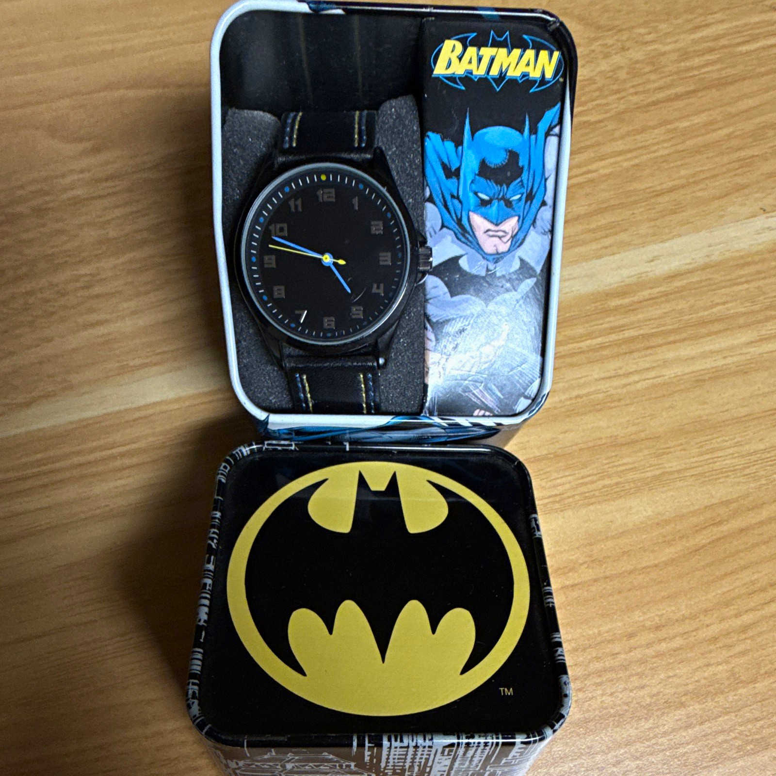 DC Comics Batman Analog Wristwatch Black Dial Leather Strap Tin Boy’s Children’s