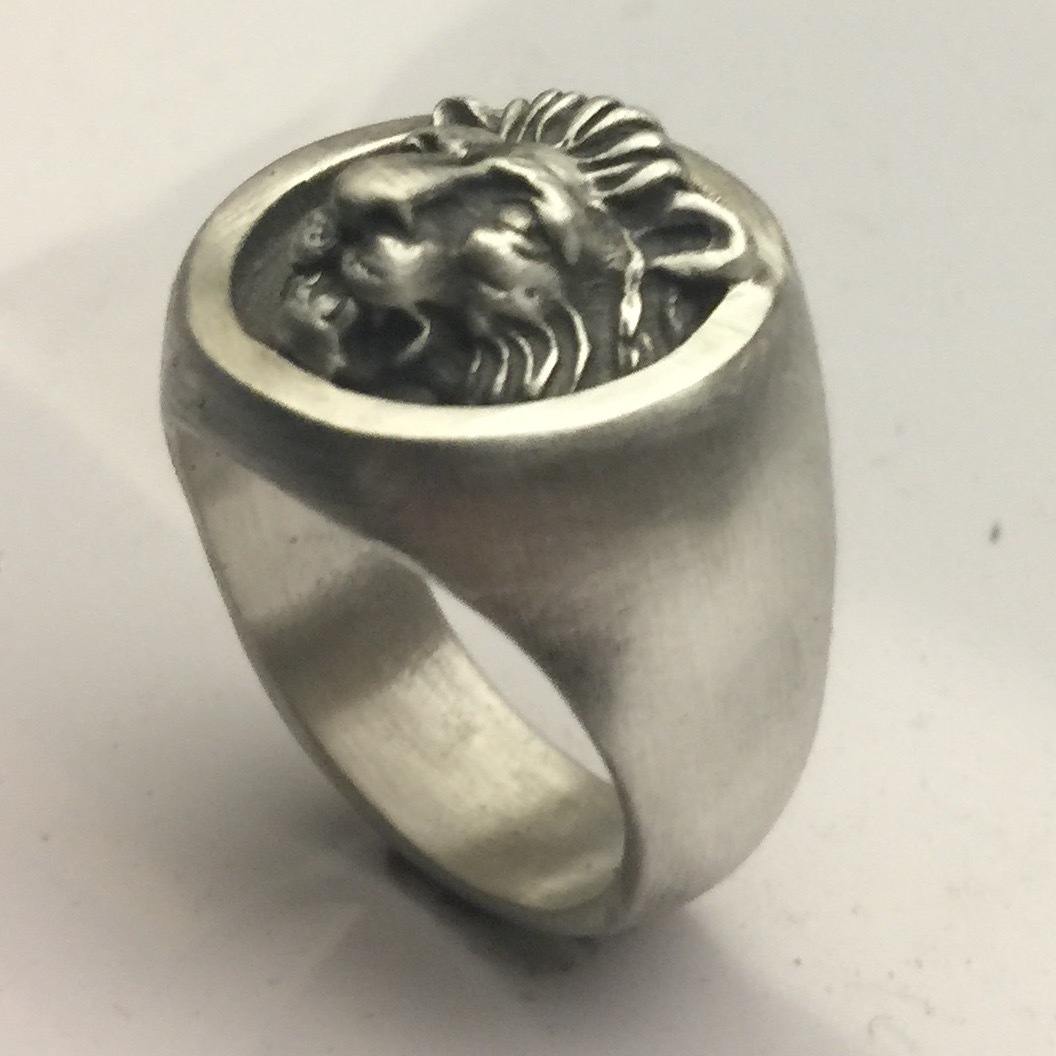 MJG STERLING SILVER HEAVY LION KING RING. BIKER. GUITAR PLAYER.