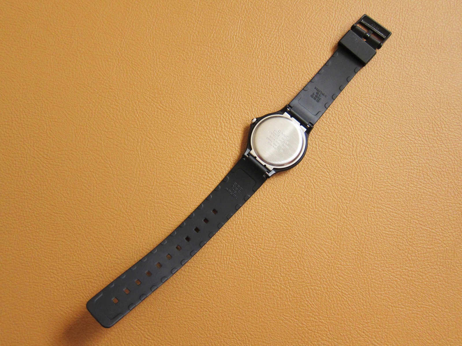 CASIO MQ-24 Unisex Quartz Watch w/ White Dial & Arabic Numerals