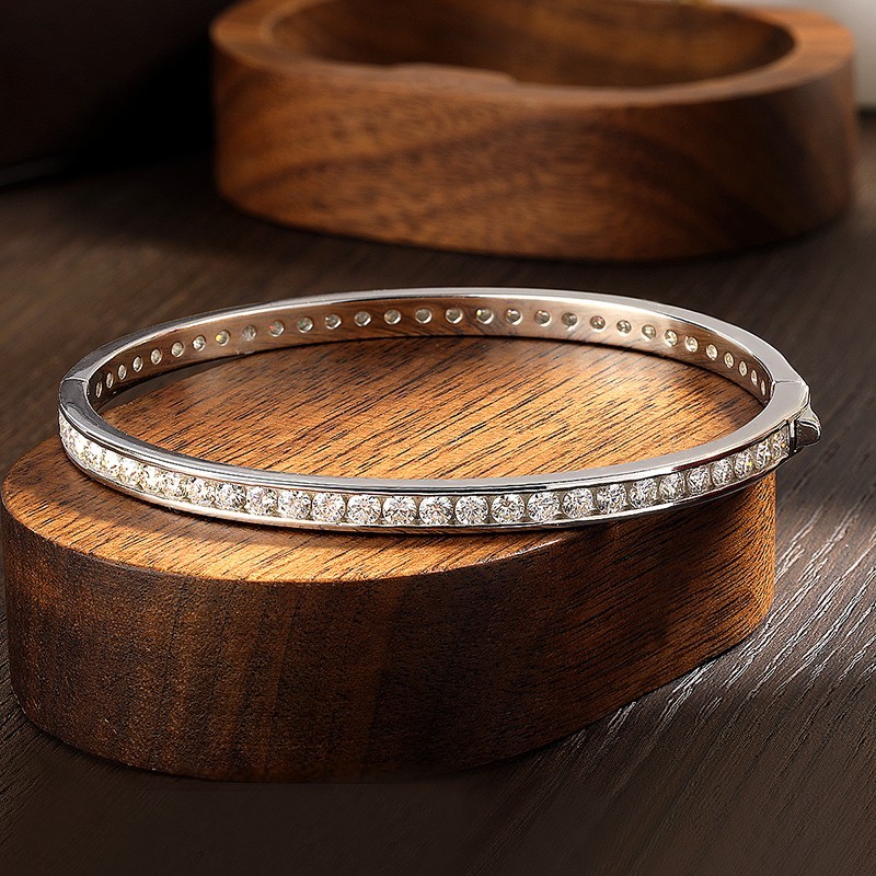 Full 2.5mm D/VVS1 Real Moissanite Bangle Bracelet Women’s 18K White Gold Plated