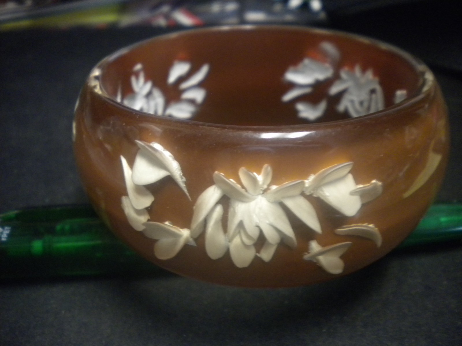Chunky Thick BROWN Lucite Acrylic Bangle Bracelet with ENGRAVED FLOWERS OLD