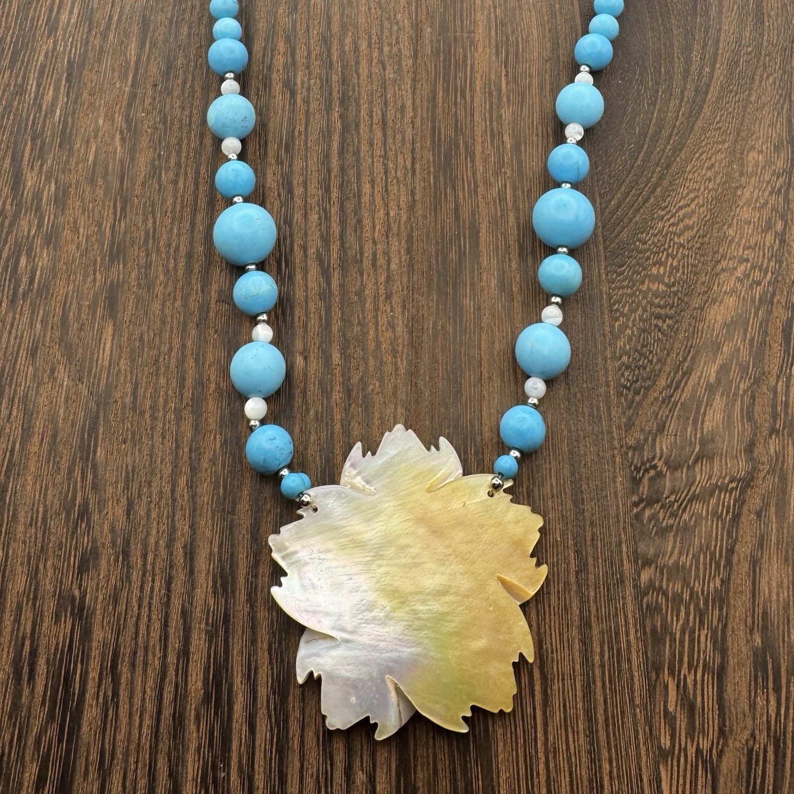 Mother Of Pearl Flower Pendant Blue White Silvertone Beads Necklace Handmade