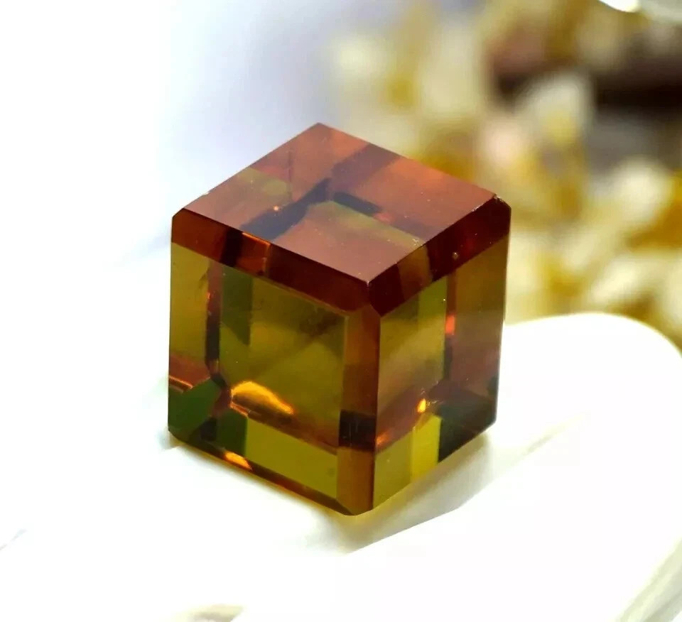 Natural 50.5 Ct Color Changing Zultanite Cube Loose Gemstone Certified