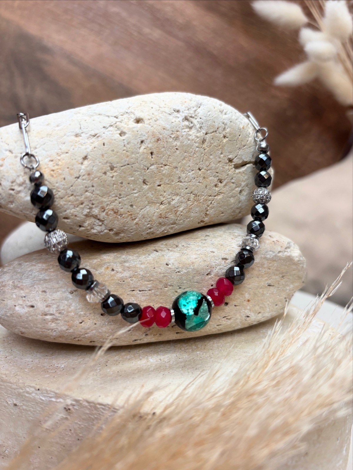 Green and Red Beaded Necklace Handmade fashion jewelry Gardgy multicolor