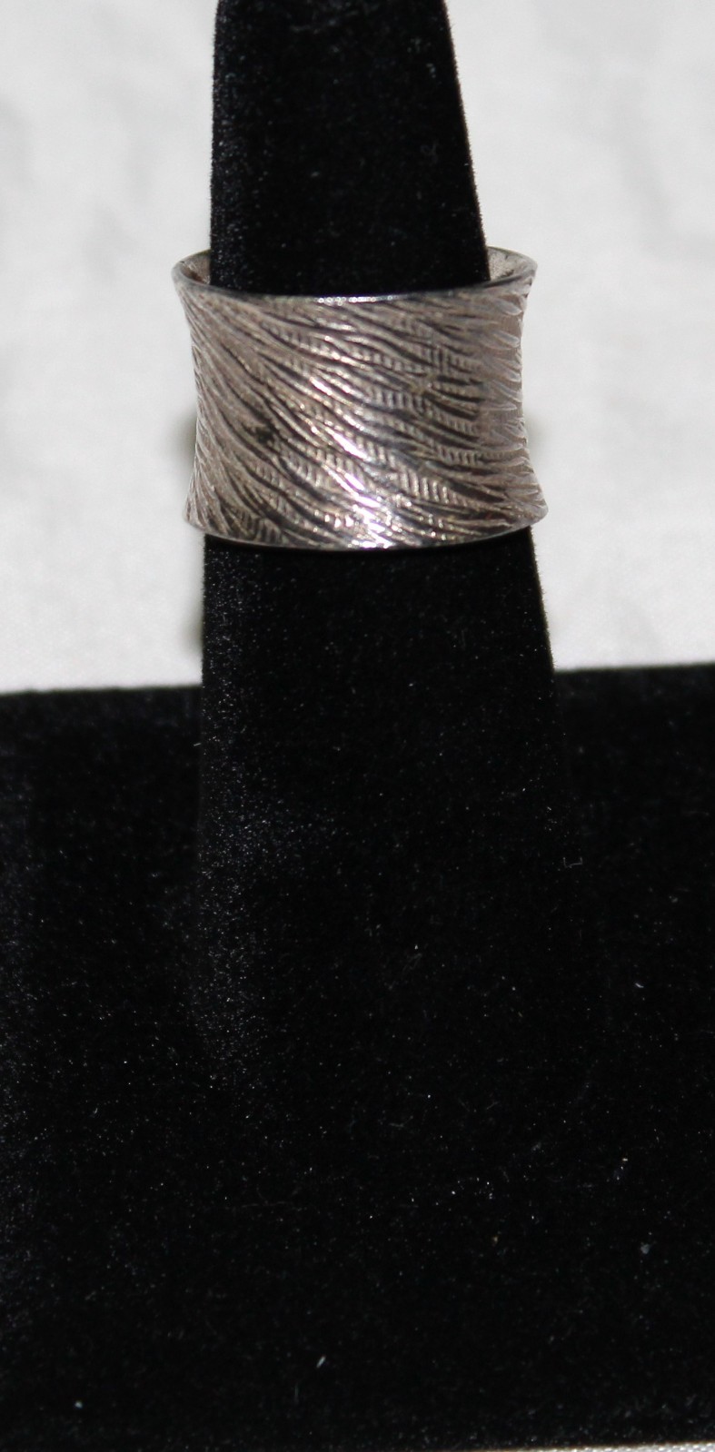 (BB) Womens 925 Silver Concave Fluted Fashion design Ring Size 6-7 wt5.7gr